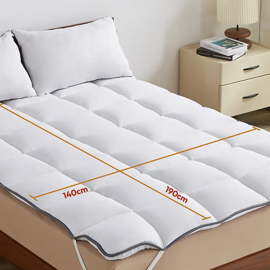 Casabel Surmatelas 140x190 cm 600gsm Extra Moelleux Microfibre Respirante Matelassage Confort 4 Elastiques d Angle