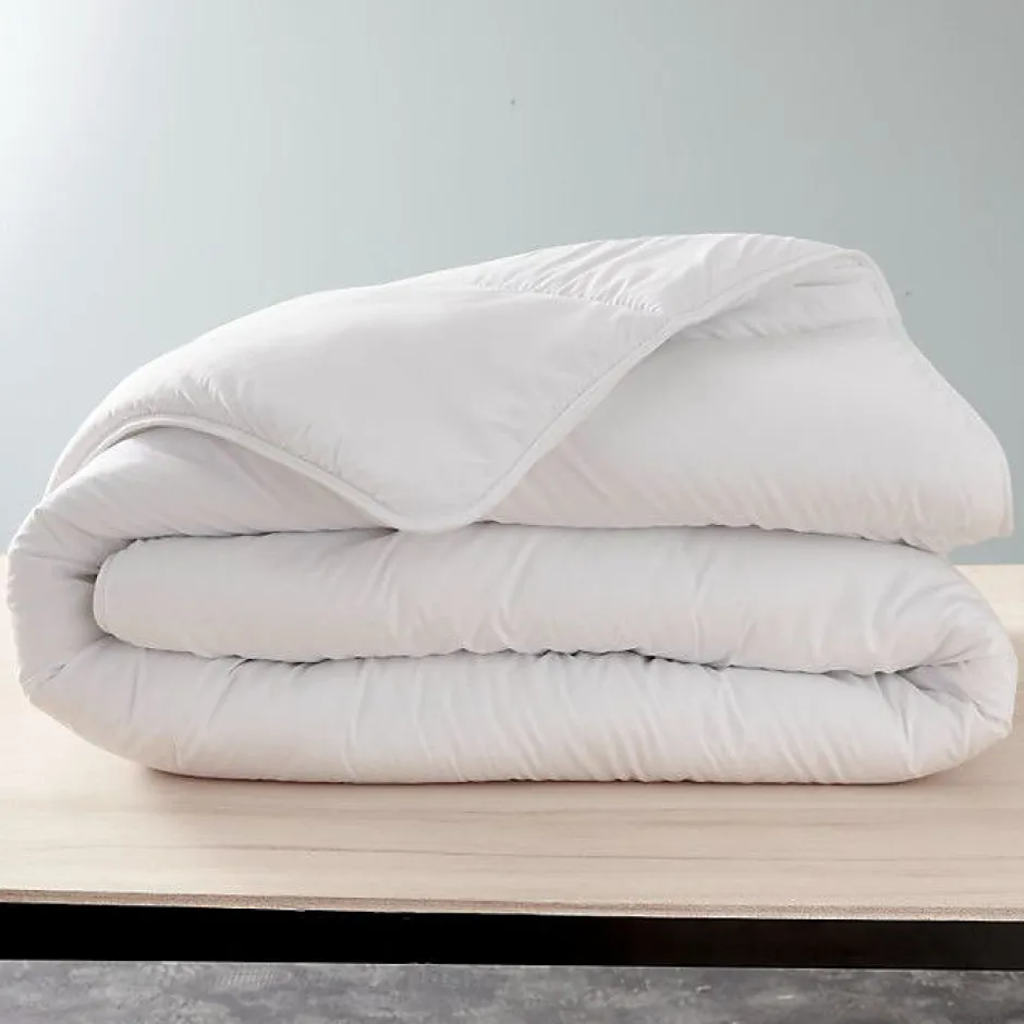 Blanreve Couette Blanrêve Gamme "Douceur" 140 x 200 cm traité Anti Acarien Soft & care