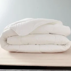 Blanreve Couette Blanrêve très chaude 260 x 240 cm Gamme "Confort" traité Anti Acarien Soft & care Best