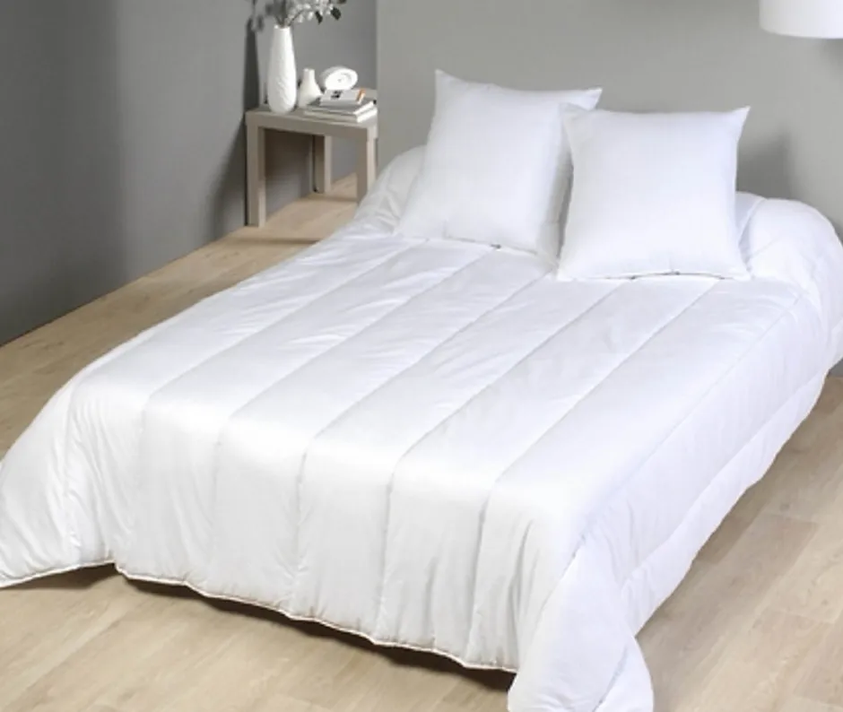 Mortreux Couette Légère Anti Insectes - 2 Personnes 220 X 240 - 15032
