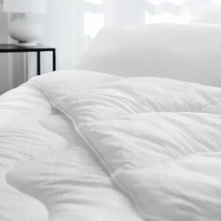 Linnea Couette été 200x200 cm CARESSE garnissage polyester 180g/m2 Hot