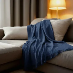 Sacasa Couverture plaid 100% coton bleu marine avec franges 130x170cm BITALD - Outlet