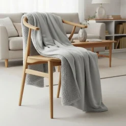 Sacasa Couverture plaid gris clair 130x170cm SMOOTIK - Outlet