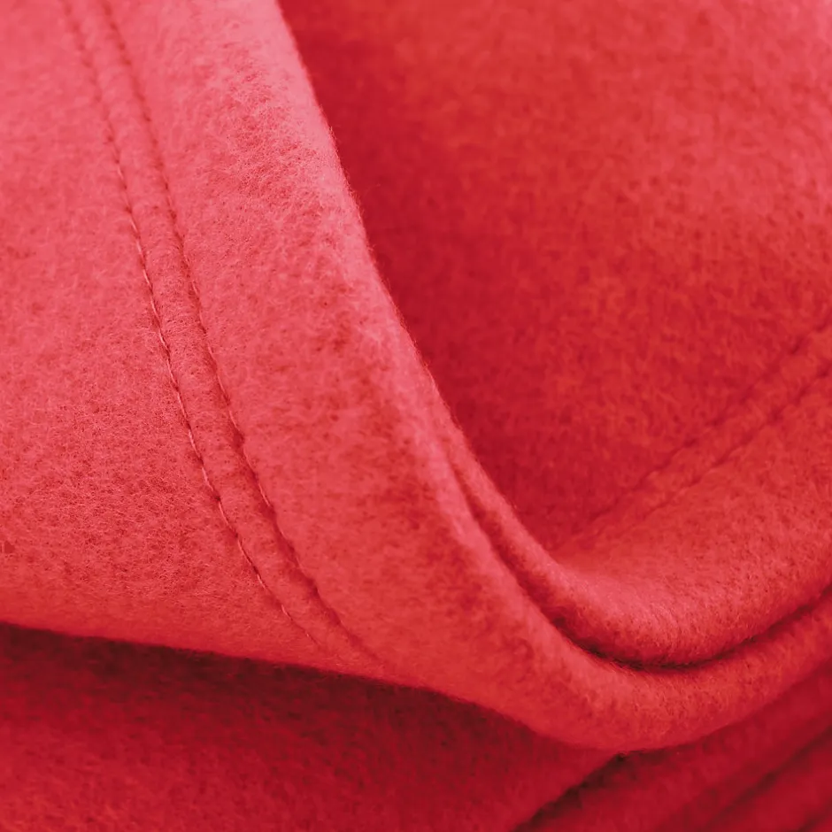 Linnea Couverture polaire 220x240 cm Isba Fraise 100% Polyester 320g/m2 non-feu