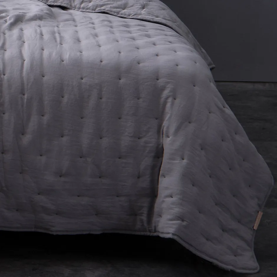 Linder Couvre lit matelassé et moelleux (230x250 cm - Gris clair)