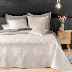 Douceur D'Intérieur Couvre-lit 2 personnes matelassé 220x240 + 2 taies SOLANGE Naturel
