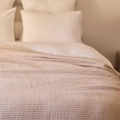 Linnea Dessus de lit 230x250 cm en coton lavé SEVILLE blanc latte Hot