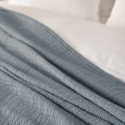 Linnea Dessus de lit 230x250 cm en coton lavé SEVILLE bleu abysse Clearance