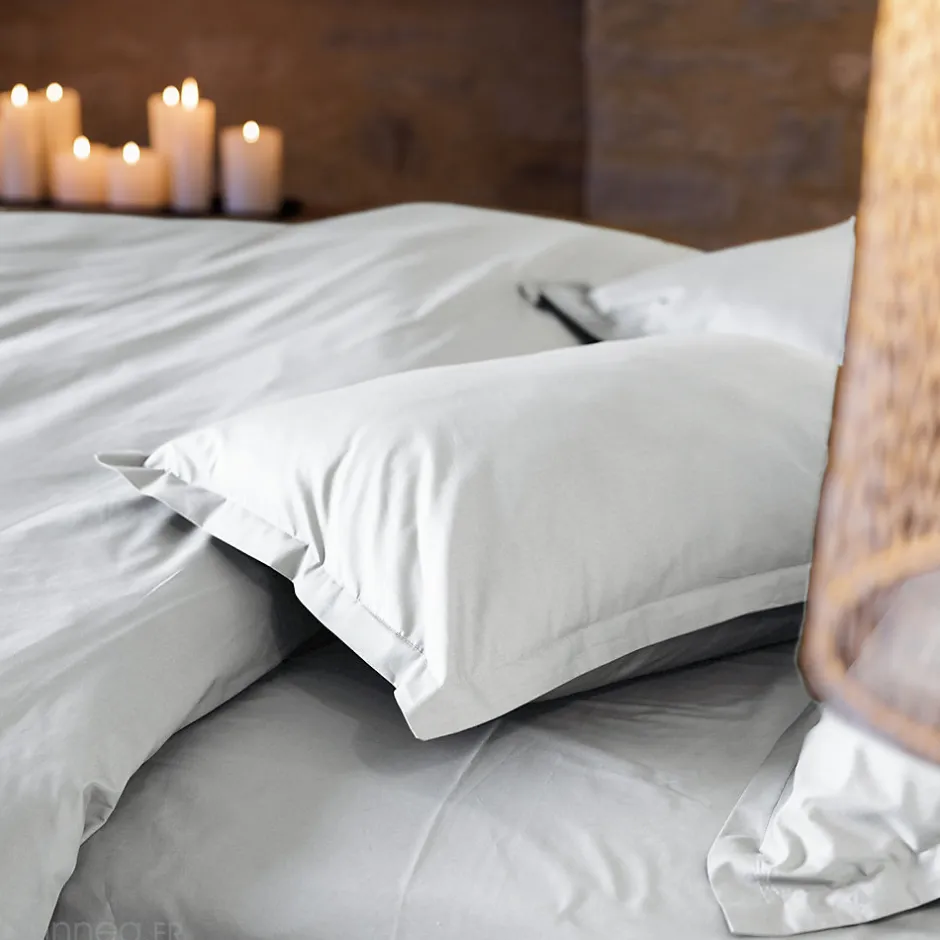 Linnea Drap housse uni 140x190 cm bonnet 35 cm percale de coton MANOIR blanc Neige