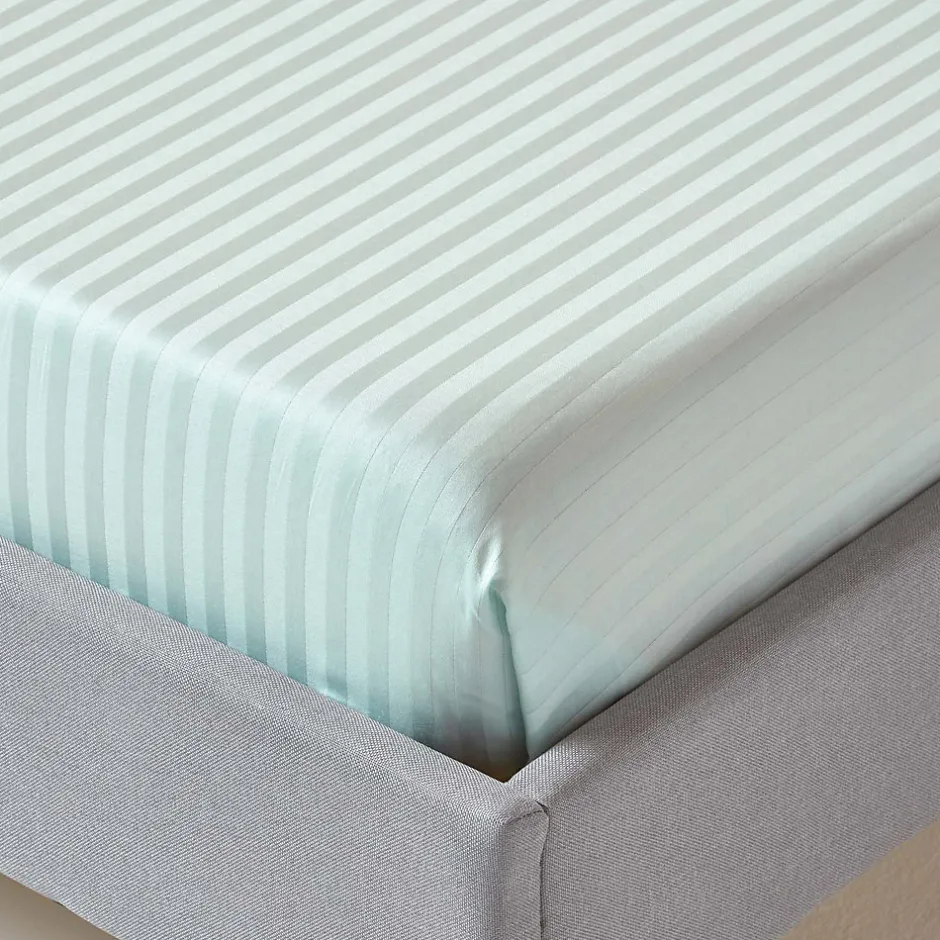 Homescapes Drap plat satin rayé en coton égyptien 330 fils bleu, 230x255 cm -