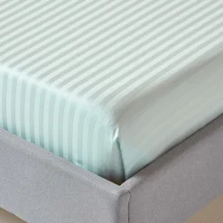 Homescapes Drap plat satin rayé en coton égyptien 330 fils bleu, 275x275 cm - New