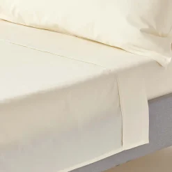Homescapes Drap plat uni 100 % coton égyptien 200 fils ivoire, 240x275 cm -