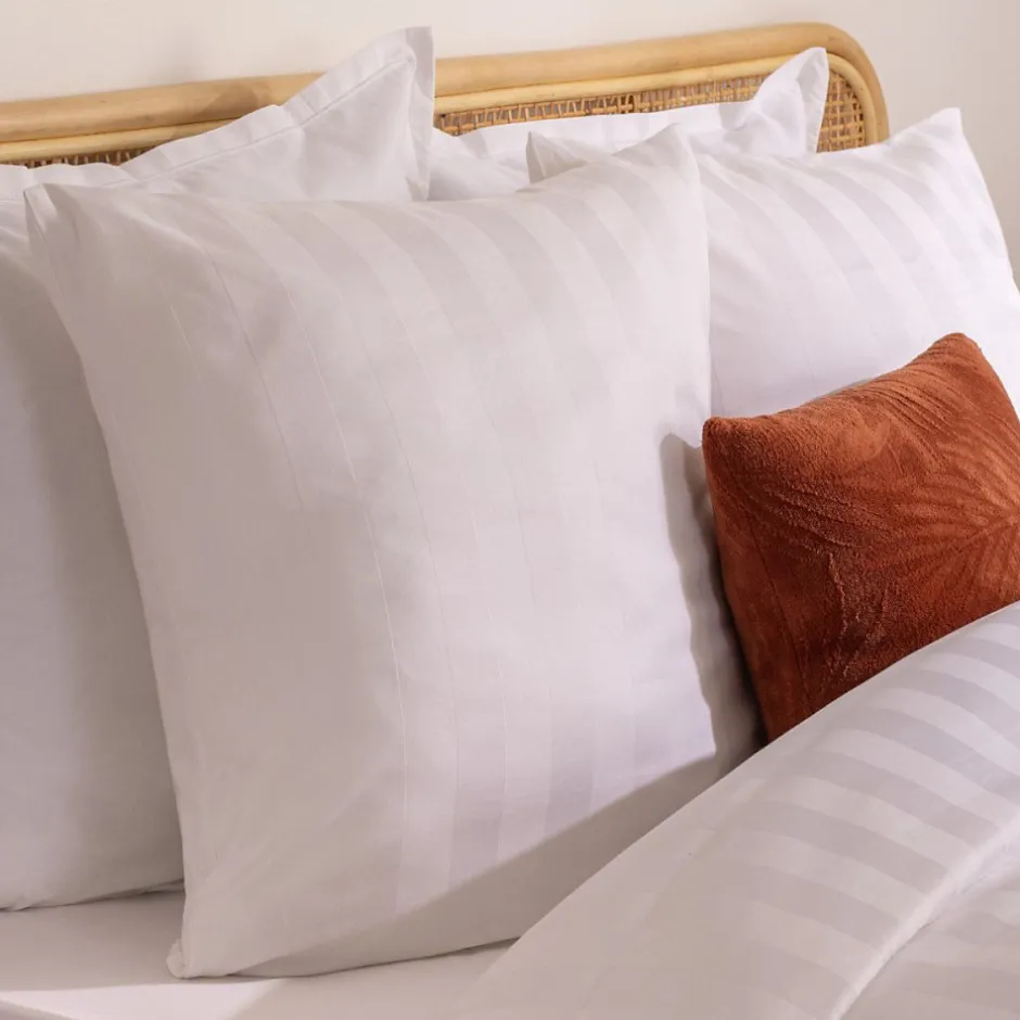 Atmosphera Créateur D'Intérieur Housse de couette 240x220 + 2 taies coton satiné blanc Hot