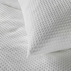 Douceur D'Intérieur Housse de couette 240x220 cm + 2 taies Microfibre gaufrée unie blanche ABELIA