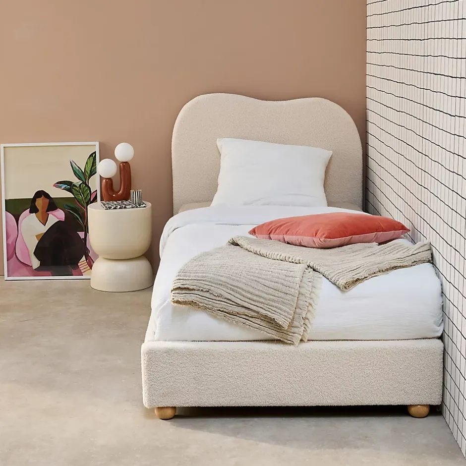 Sweeek Lit avec sommier à lattes et tête de lit. blanc finition bouclette. L204 x P98 x H96.5cm