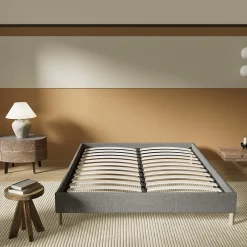 November Lit avec sommier lattes en bois - 140x190 cm - Tissu Gris - Pieds en bois