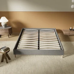 November Lit avec sommier lattes en bois - 140x200 cm - Tissu Gris - Pieds en bois