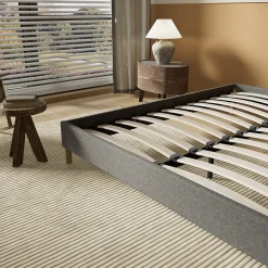 November Lit avec sommier lattes en bois - 140x200 cm - Tissu Gris - Pieds en bois