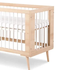 Little Sky Lit Bébé à Barreaux Avec Sommier Réglable Style Scandinave 120x60 Hêtre