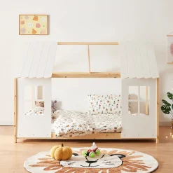 Enfant [En.Casa] Lit cabane Tostedt pour enfant forme maison bois de pin 140 x 200 cm naturel blanc en.casa