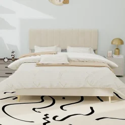 Okwish Lit Double 140x200 cm - avec Tête de Lit Douce et Base Basse Anti-Poussière, Cadre Confortable, en Velours, Beige, Sans Matelas