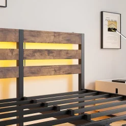 Okwish Lit Double 140x200 cm, Lit Métal Ado avec Éclairage LED et Prises USB, Rangement dessous, Sans Matelas, Métal et Bois, Noir, Brun