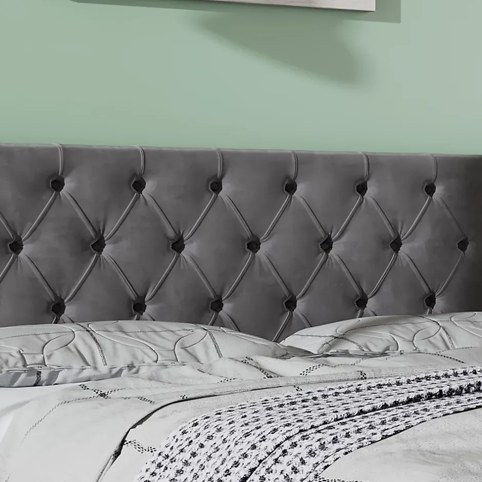 Redom Lit 160x200 cm avec rangement hydraulique et tête de lit capitonnée en velours gris, cadre bois et structure métal Hot