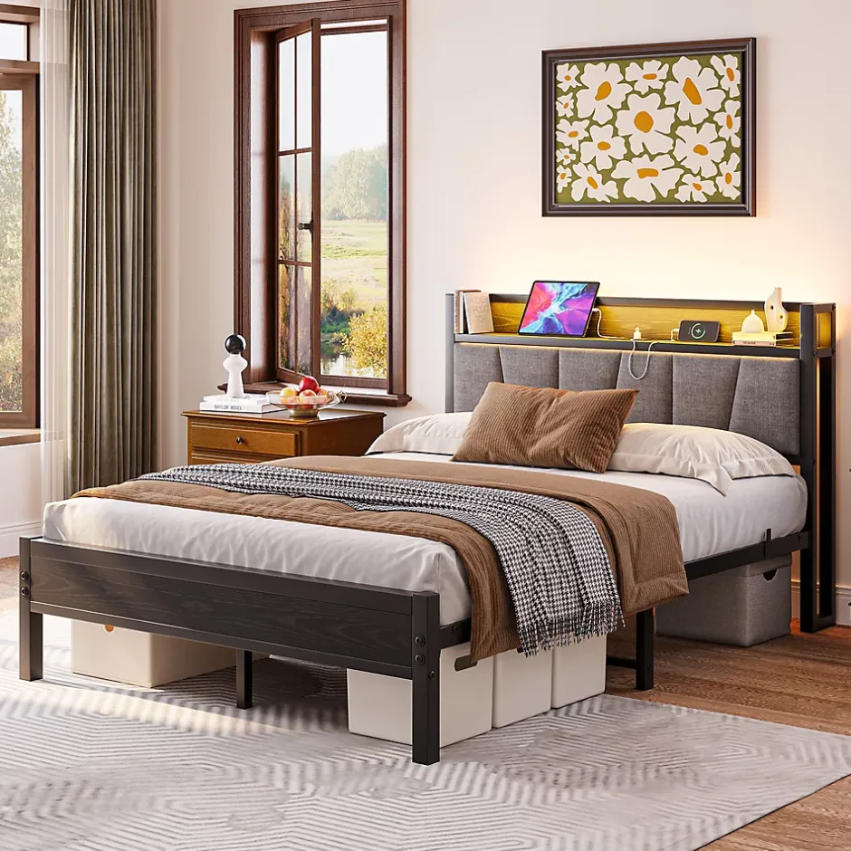 Redom Lit 140x190 cm avec tête de lit rembourrée, cadre métal noir, éclairage LED intégré et rangement Hot