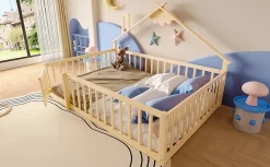 Redom Lit 140x190 cm en pin naturel avec balustrade 32 cm et serrure, style maisonnette pour enfant Hot