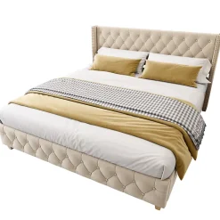 Redom Lit 160x200 cm tapissé velours beige clair avec tête de lit capitonnée, rivets décoratifs et pieds bois Best