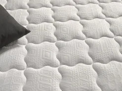 Simpur Low Cost Matelas 140x190 cm Natur Plus, mousse multizone, 30 cm, tissu stretch, 7 zones de confort, morphologique et excellente aération
