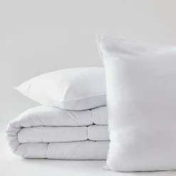 Blanreve Pack Couette Blanrêve 140 x 200 cm + oreiller 60 x 60 + oreiller 45 x 70 Gamme Microfibre "Douceur" traité Anti Acarien