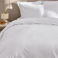 Douceur D'Intérieur Parure de lit 3 pièces LINELLA Blanc- 240 x 220 cm Coton/Polyester lavé jacquard 57 fils Discount