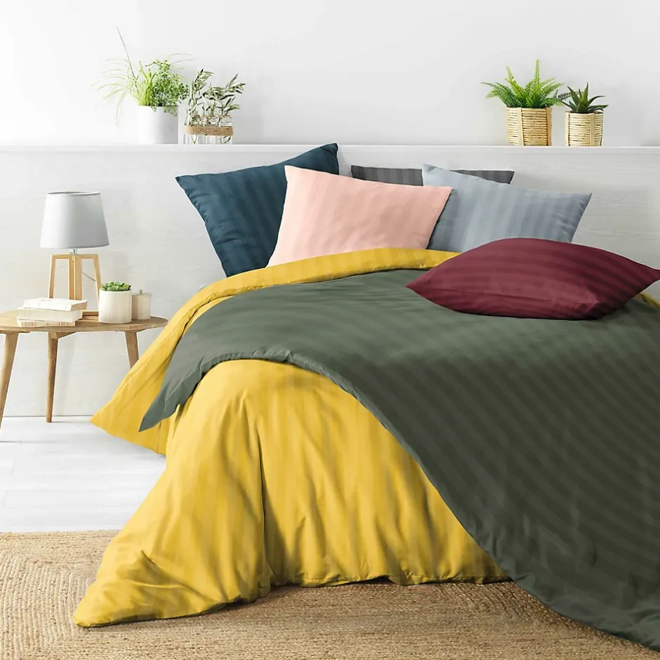 Douceur D'Intérieur Parure de lit rayures dans le tissage (240x220 cm - Rouge) Online