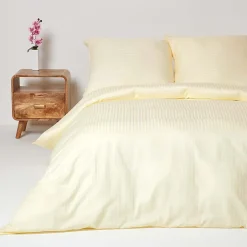 Homescapes Parure de lit satin rayé en coton égyptien 330 fils jaune pâle, 240x220cm - Clearance