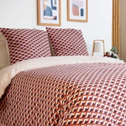 Linnea Parure de lit 240x220 cm en microfibre TIAGOH rouge motif géométrique 3 pièces Sale