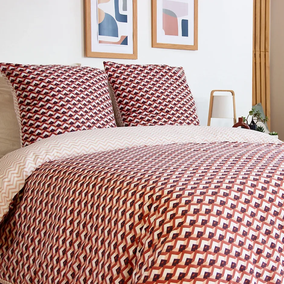 Linnea Parure de lit 240x220 cm en microfibre TIAGOH rouge motif géométrique 3 pièces Sale