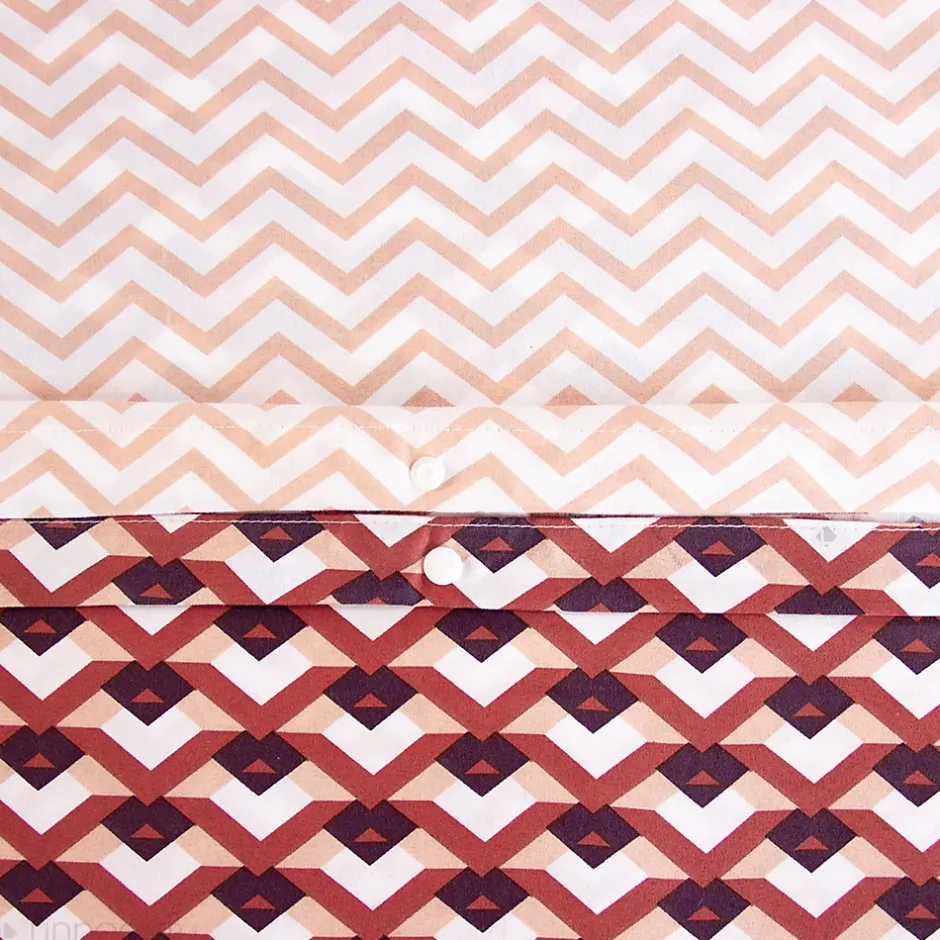 Linnea Parure de lit 240x220 cm en microfibre TIAGOH rouge motif géométrique 3 pièces Sale