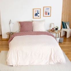 Linnea Parure de lit 260x240 cm en microfibre TIAGOH rouge motif géométrique 3 pièces