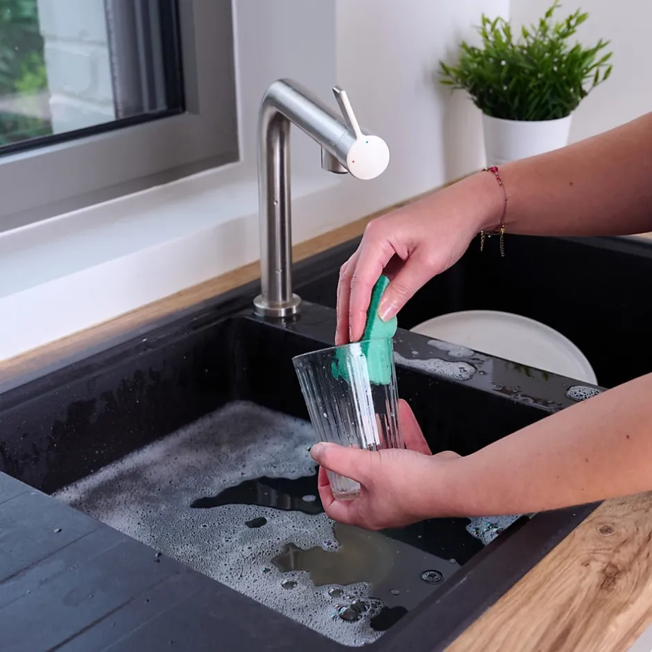 Éponge synthétique à récurer multi-usages L.13 x l.8,4 x ep.2,4 cm multicouleur vendue par 20 pièces New