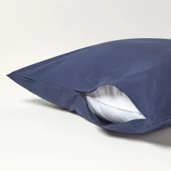 Homescapes Taie d'oreiller bleu marine 100% coton égyptien 200 fils, 80x80 cm -