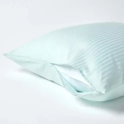 Homescapes Taie d'oreiller bleu satin rayé en coton égyptien 330 fils, 80x80 cm - New
