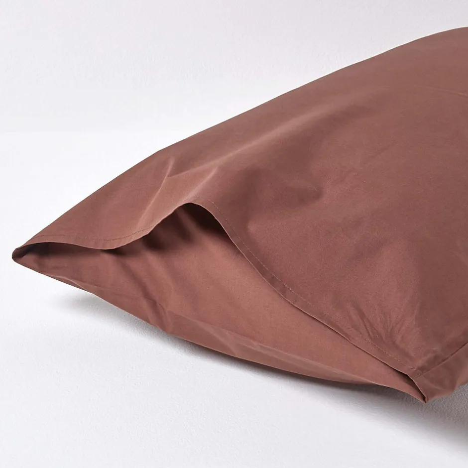Homescapes Taie d'oreiller marron chocolat 100% coton égyptien 200 fils, 50x75 cm -