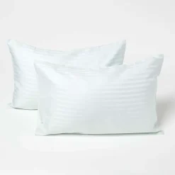 Homescapes Taies d'oreiller enfant bleu satin rayé en coton égyptien 330 fils, 40x60 cm, lot de 2 - Hot
